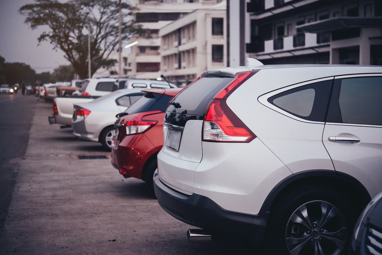 Carros Poderosos e Baratos: 10 Opções Surpreendentes