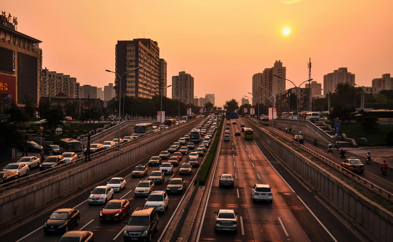 Quem pode dirigir um carro alugado? Requisitos e regras para motoristas